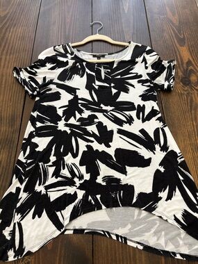Cupio Black & White Brushstroke Tunic